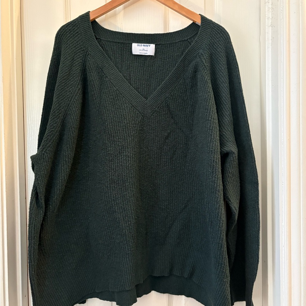 Old Navy Women's Deep Green V-Neck Sweater